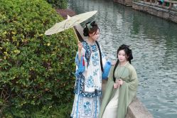 -一揽芳华汉服旗袍体验馆(拙政园店)