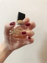 -爱美睫美甲会馆