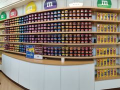 -m豆巧克力世界(上海世茂广场店)