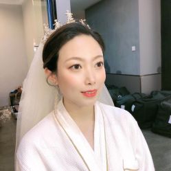 -艾米丽婚纱礼服