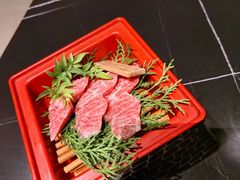 -山川小町·极番烧肉(新地假日广场店)