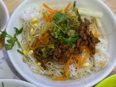 小份猪肉拌粉-胡仕光陵水酸粉