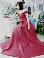 -红馆妆造(中央大街店)