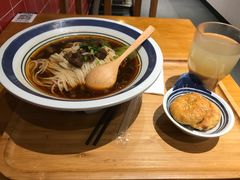 -霸蛮湖南菜·牛肉粉(荣京西街店)