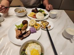 -上海虹桥中心爱琴海亚朵S酒店