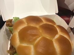 金球麦辣鸡腿堡-麦当劳(轻轨曹杨路店)