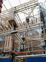 -PIPIKINGDOM皮皮王国欢乐号(欢乐海岸购物中心店)