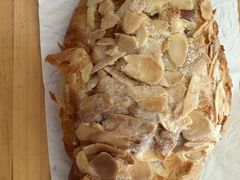 杏仁羊角-麦田工坊(月湖店)