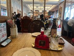 -秘密旅行Bonjour(黑金冠 江南西店)