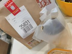 -麦当劳(上海虹桥站30B检票口楼上)