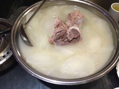 筒骨萝卜汤-刘胖子家常菜·蹄花焖藕(中南店)