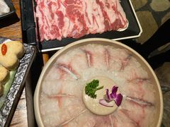 -老牌坊云南鱼豆花火锅(爱建店)