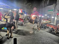 -吴山路夜市