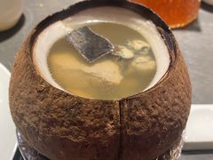 原盅椰子乌鸡汤-粤凤佬