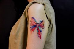 手臂-怪咖纹身刺青