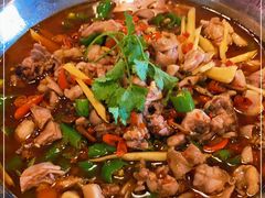 -兔行天下-鸿鹤鲜锅兔(中海国际店)