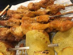 月半松板肉-月半小炉焖烤