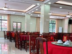 大堂-正宗高流河饭店原创风姜鸡