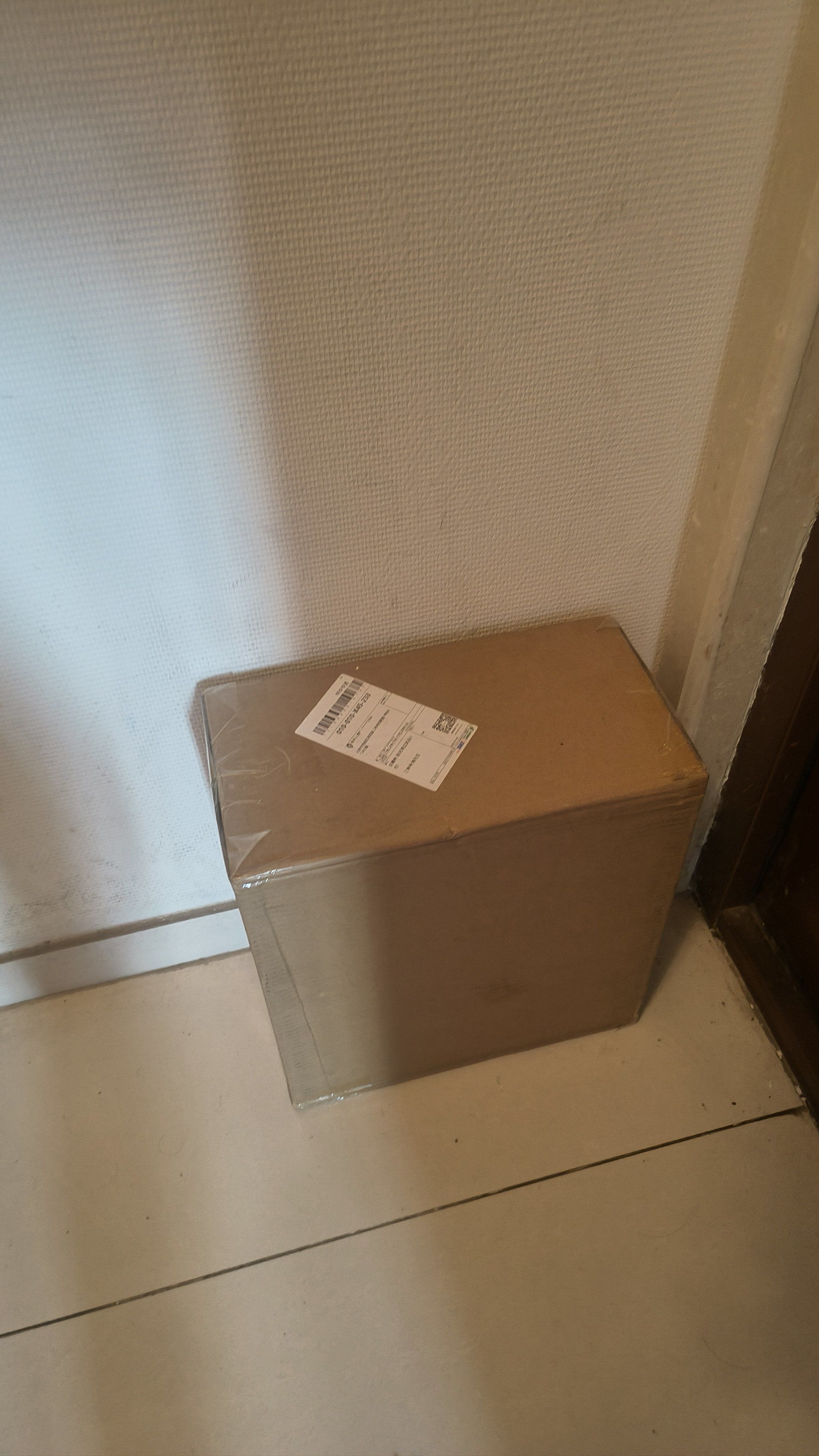 放在门口的大箱子吓我一跳