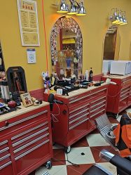 -Devilhands Barbershop男士理容店