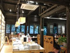 -猫的天空之城概念书店(杭州南宋御街店)