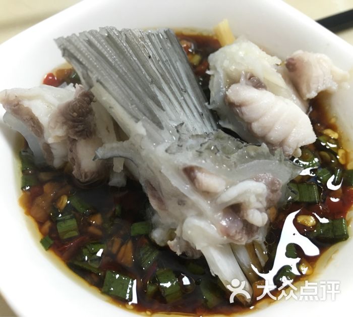 洲记中山脆肉鲩鱼头鱼尾图片 第1张