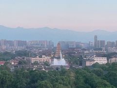 -西安大雁塔科技大学地铁站亚朵酒店