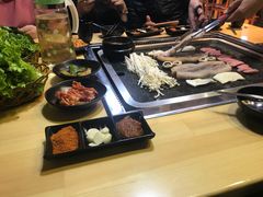 -小黑猪石板烤肉(皇冠花园店)