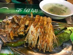 -布尔津河堤夜市