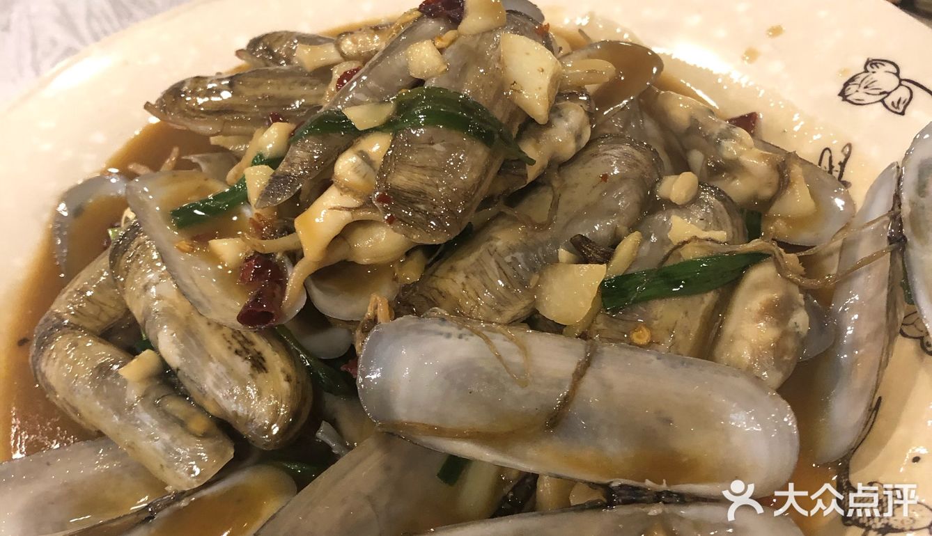 今天朋友来，就一起去店里吃了
