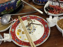 -毛辣果·贵州红酸汤牛肉火锅(西单店)