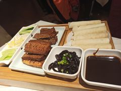 烙饼卷带鱼-老浒记烤鸭-北京菜(琉璃厂店)
