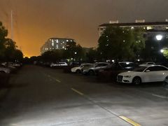-秀沿路地铁站停车场