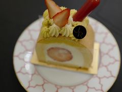 草莓蛋糕卷-Salon de The de Joel Robuchon(外滩18号店)