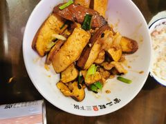 -富正毅三下锅·湘西韵味(天门山索道店)