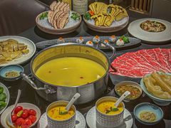 -鲜入唯煮·港式海鲜牛肉火锅(金宝街店)