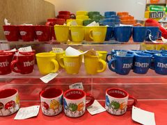 -m豆巧克力世界(上海世茂广场店)