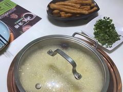 -洪氏嗨捞·猪肚鸡火锅(阳光天地店)