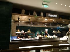 -半岛翡丽海鲜自助餐厅(观风亭店)