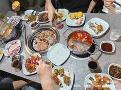 -金滏山烤肉·海鲜·火锅自助餐厅(襄阳万达店)