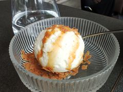 炭焙焦糖坚果新西兰纯乳冰淇淋-FOOOO CITY CLUB 孚乐里音乐西餐酒吧(悠方店)