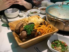 菌菇拼盘-六少·猪肚包鸡火锅(卓悦INTOWN店)