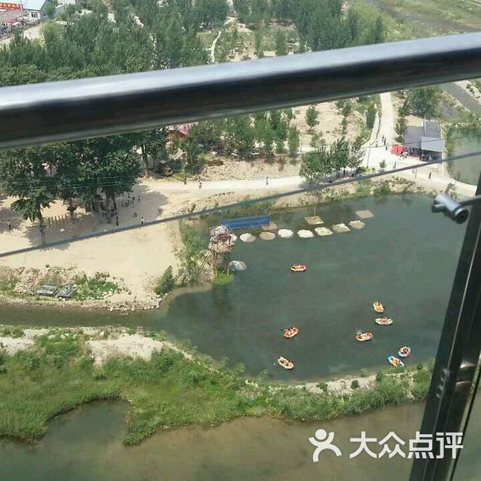 十渡龙湖湾漂流