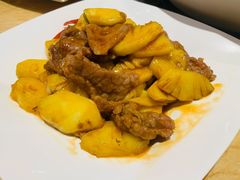 菠萝炒牛肉-龙泉人椰子鸡.糟粕醋.海南菜(三亚旗舰店)