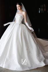 -Renee芮亦婚纱(原丽莎)