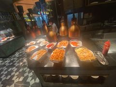 自助取餐区-钱小奴海鲜自助黑金店(杭州滨江龙湖店)