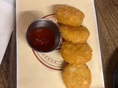 -BOURBON 玻本美式餐厅酒吧(虹桥新天地店)