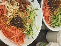 -牛一嘴·兰州牛肉面·大盘鸡(财富中心店)