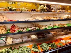 自助取餐区-万记麻辣烫国展总店