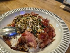 温泉蛋牛肉波奇饭-J's Cafe Lab